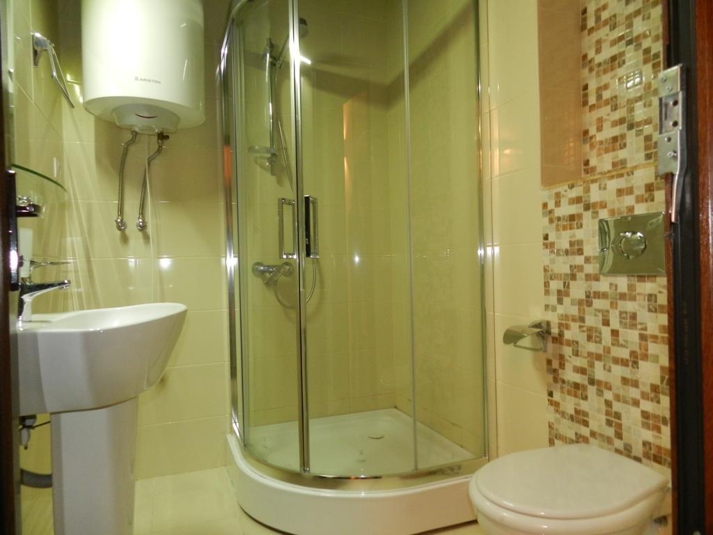 Aparthotel In Orbi Sea Towers Batumi Exterior photo